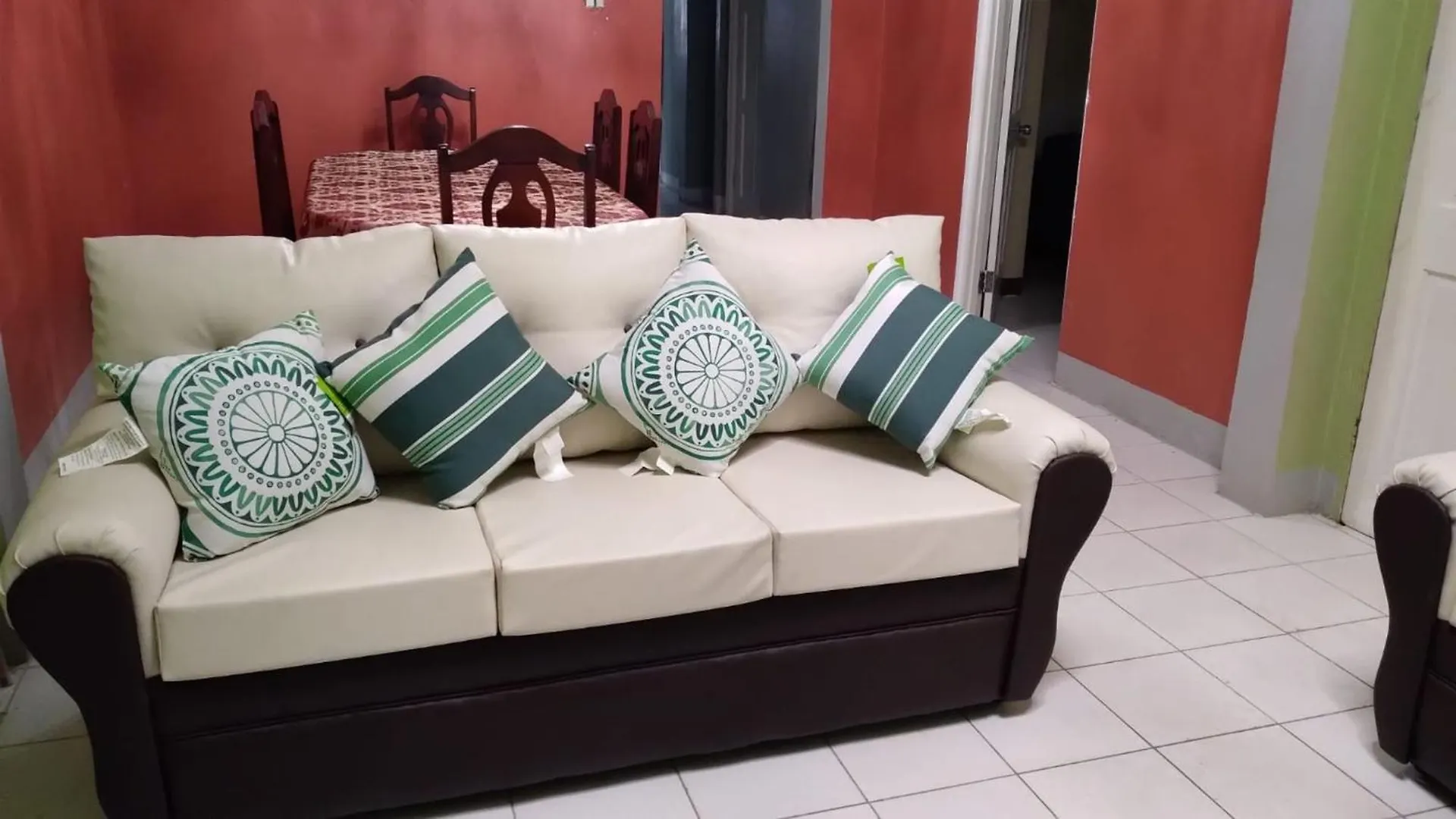 Room In House - Charming Kingston Room For Rent - Private Entrance Full Access Penzion