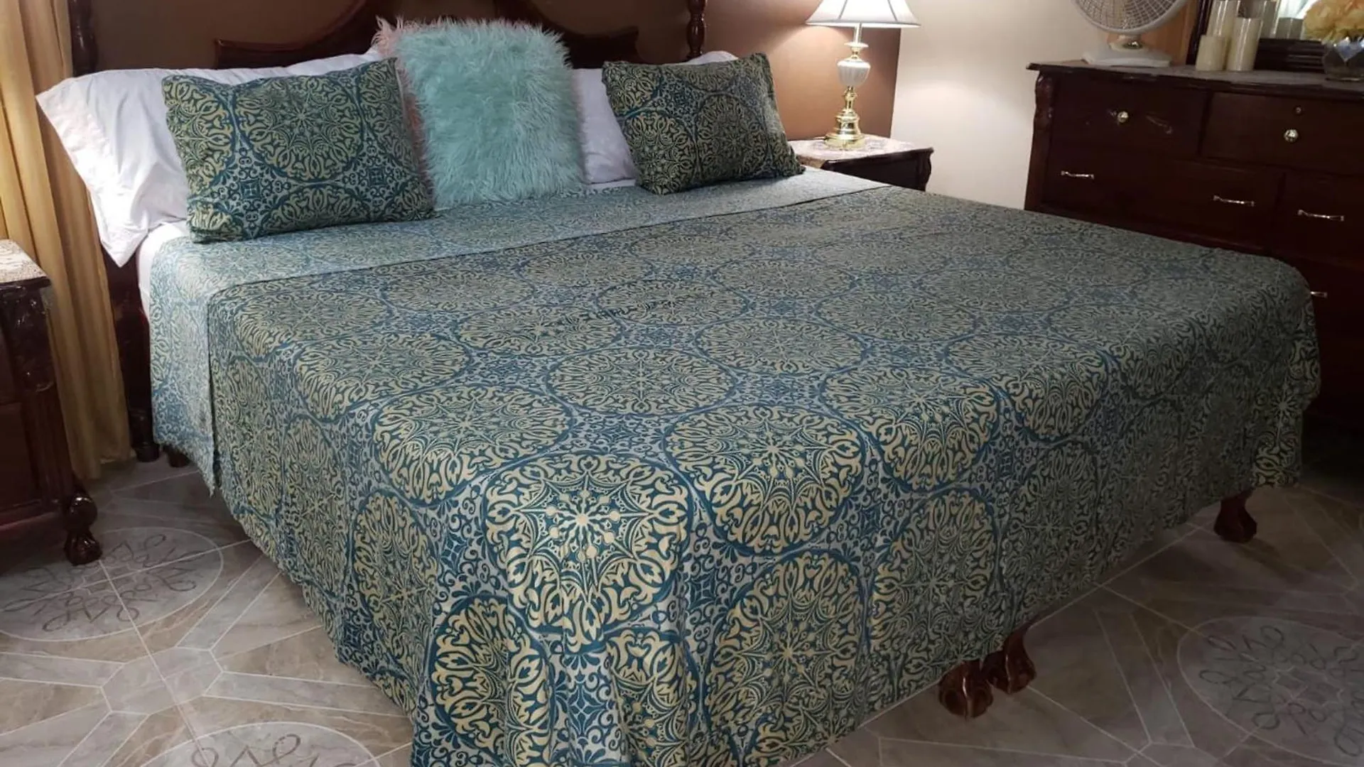 Guest house Room In House - Charming Kingston Room For Rent - Private Entrance Full Access